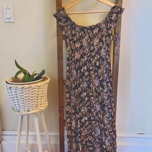 American Eagle Outfitters - Off The Shoulder Maxi Dress - Size Small